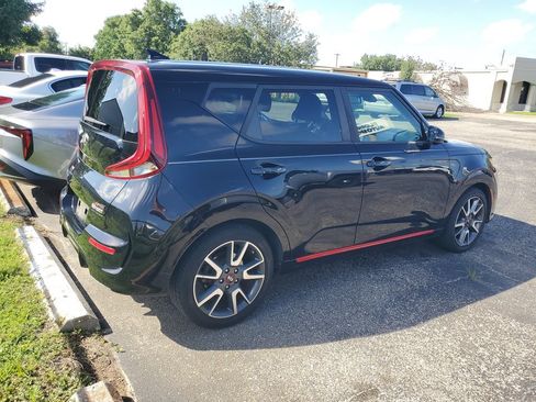 Used 2020 Kia Soul GT-Line Turbo FWD image 4