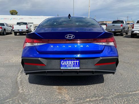 Used 2024 Hyundai Elantra SEL FWD image 17
