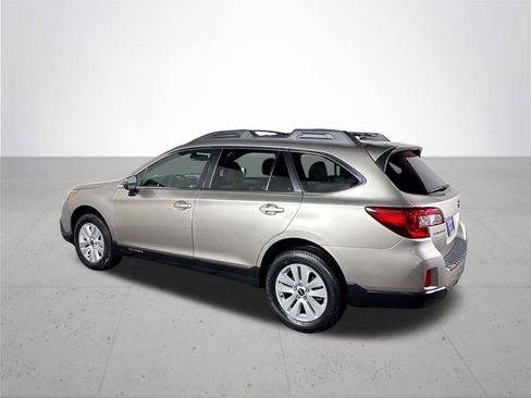 Used 2015 Subaru Outback 2.5i Premium image 8