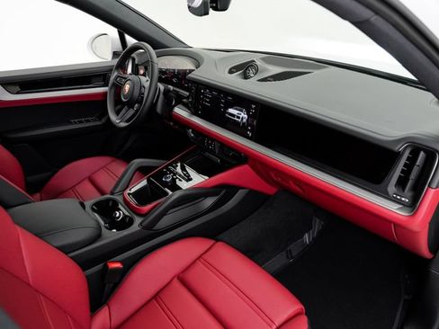 New 2026 Porsche Cayenne Coupe AWD/4WD image 22