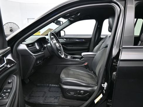 Used 2022 Jeep Grand Cherokee L Laredo RWD image 10