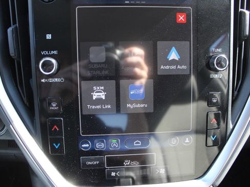 Used 2024 Subaru Crosstrek 2.0i Premium AWD/4WD image 13