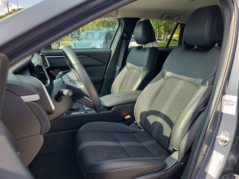 Used 2025 MAZDA CX-50 AWD 2.5 S w/ Preferred Package image 17