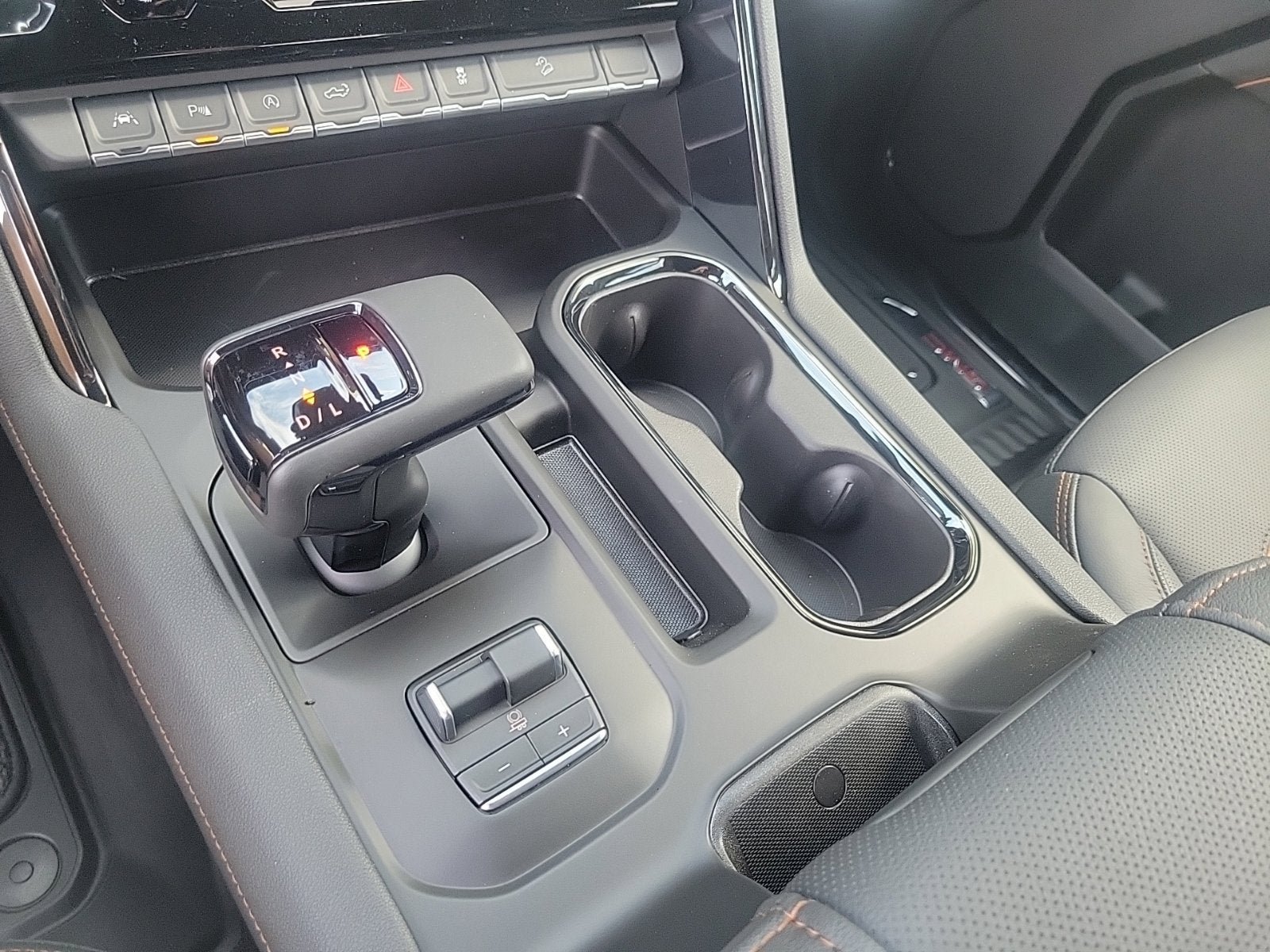 New 2026 GMC Sierra 1500 AT4 w/ Technology Package AWD/4WD image 18