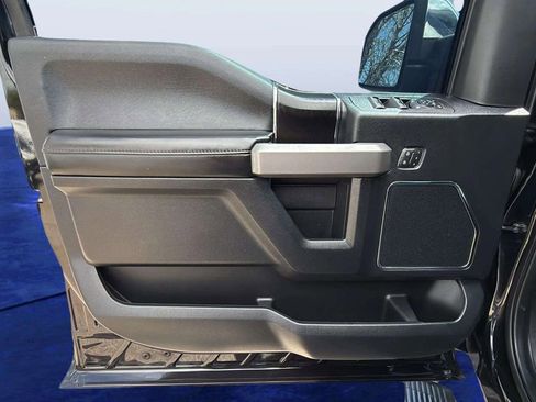 Used 2019 Ford F150 Platinum w/ Equipment Group 701A Luxury AWD/4WD image 22