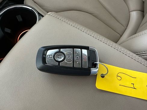 Used 2022 Lincoln Nautilus Reserve w/ Equipment Group 202A image 44