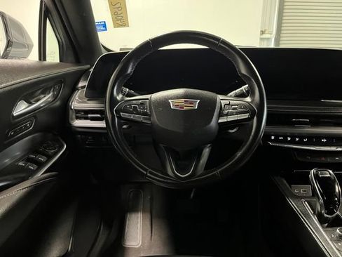 Used 2025 Cadillac XT4 Premium Luxury FWD image 21