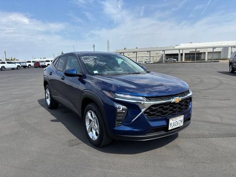 Certified 2024 Chevrolet Trax LS w/ LS Convenience Package FWD image 1