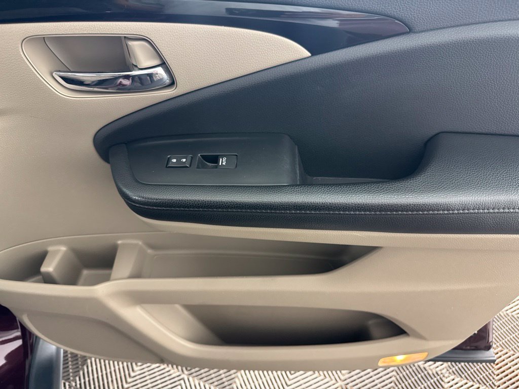 Used 2017 Honda Pilot Elite image 30