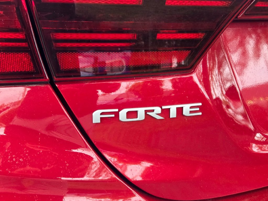 Used 2024 Kia Forte GT-Line FWD image 6
