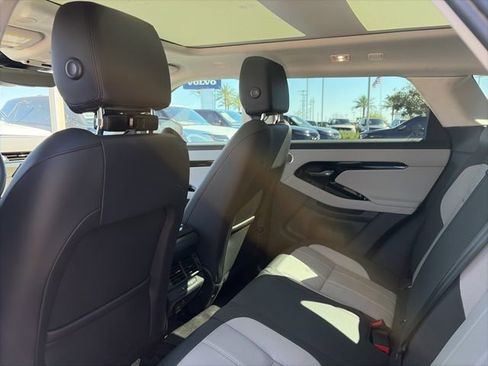 Used 2024 Land Rover Range Rover Evoque Dynamic SE image 8