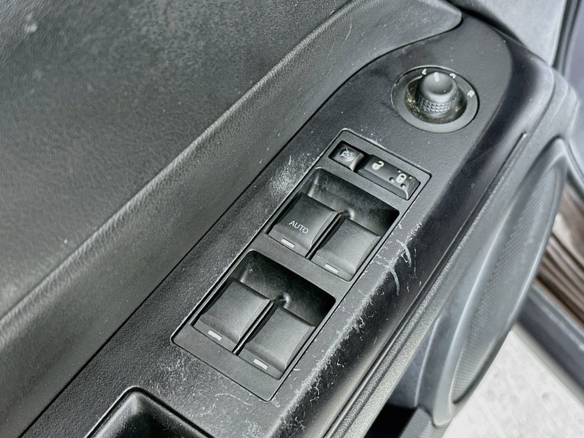 Used 2014 Jeep Patriot Latitude FWD image 17