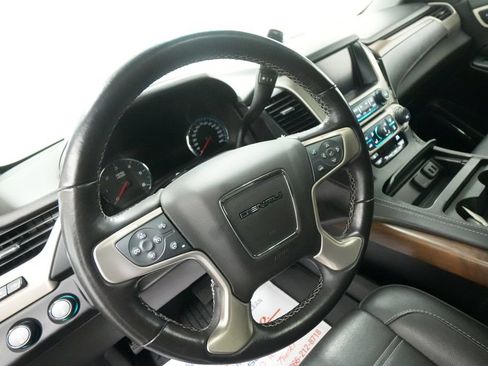 Used 2019 GMC Yukon Denali w/ Denali Ultimate Package AWD/4WD image 14