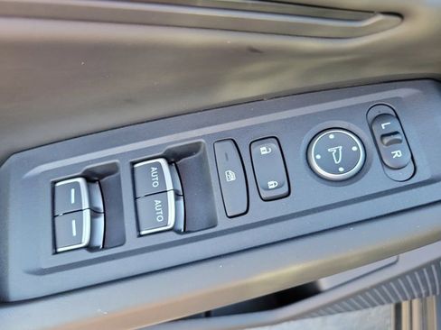 Certified 2023 Honda Accord EX image 21