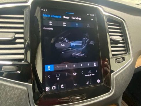 Used 2025 Volvo XC90 B6 Ultra image 24