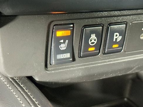 Used 2022 Nissan Frontier PRO-4X w/ Pro-4X Premium Package image 17