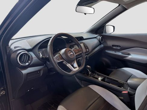 Used 2024 Nissan Kicks SR w/ SR Premium Package image 9