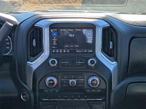 Used 2021 GMC Sierra 1500 SLT image 18