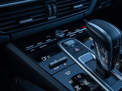 Certified 2023 Porsche Cayenne S image 29