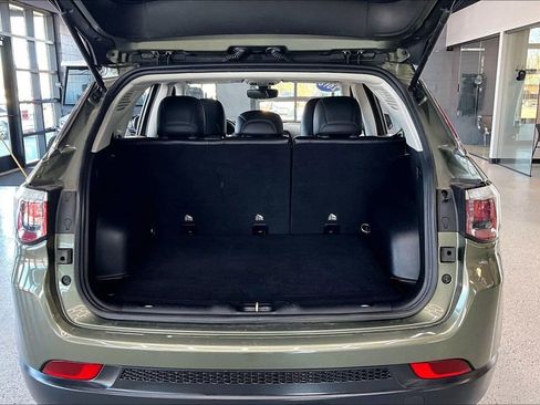 Used 2018 Jeep Compass Limited w/ Navigation Group image 22