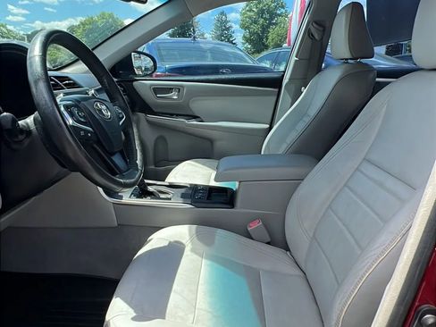 Used 2017 Toyota Camry XLE FWD image 21