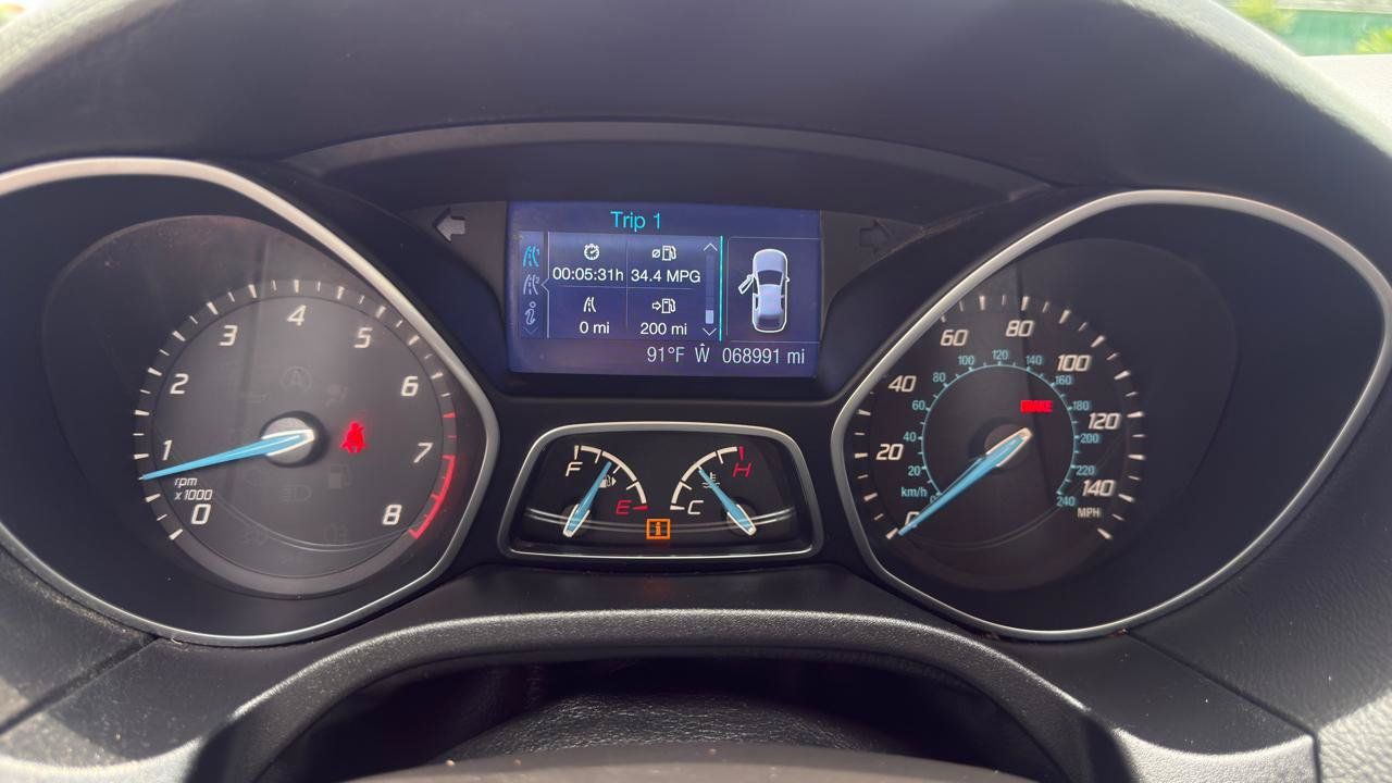 Used 2013 Ford Focus SE w/ SE Winter Pkg FWD image 21