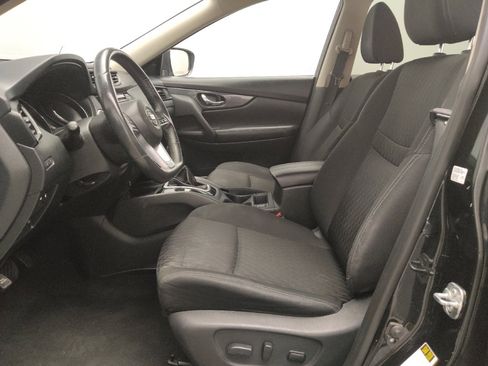 Used 2018 Nissan Rogue SV image 17