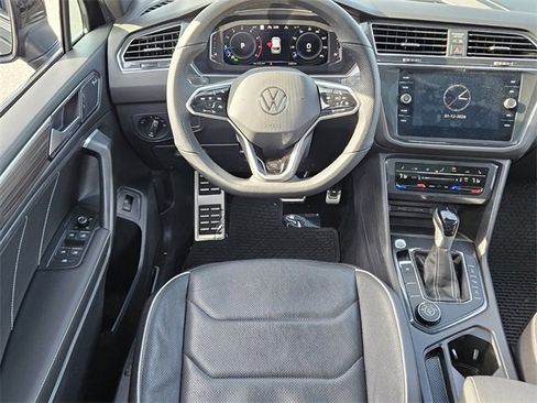 Used 2022 Volkswagen Tiguan SEL R-Line image 7