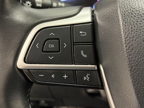 Used 2023 Toyota Highlander XSE AWD/4WD image 15