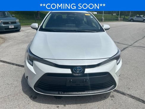 Certified 2025 Toyota Corolla LE w/ LE Premium Package FWD image 2