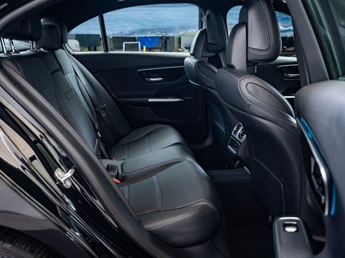 Certified 2025 Mercedes-Benz C 300 4MATIC Sedan image 33