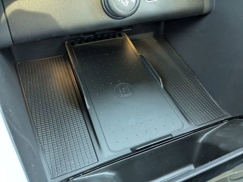 New 2026 Volvo XC40 B5 Ultra w/ Protection Package Premier image 26