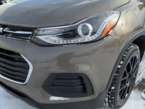 Used 2021 Chevrolet Trax LT w/ Driver Confidence Package image 9