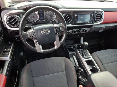 Used 2017 Toyota Tacoma SR5 w/ Tow Package AWD/4WD image 2