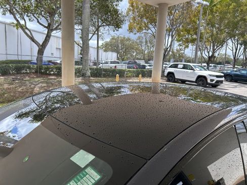 Used 2022 Tesla Model S Plaid image 19