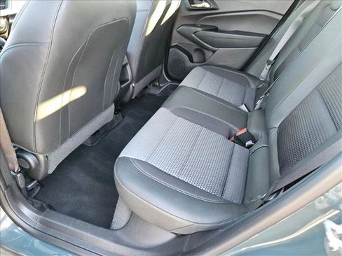 Used 2025 Chevrolet Trax LT FWD image 17