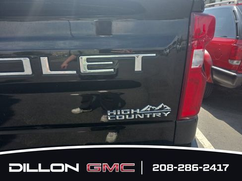 Used 2021 Chevrolet Silverado 1500 High Country w/ Technology Package AWD/4WD image 8