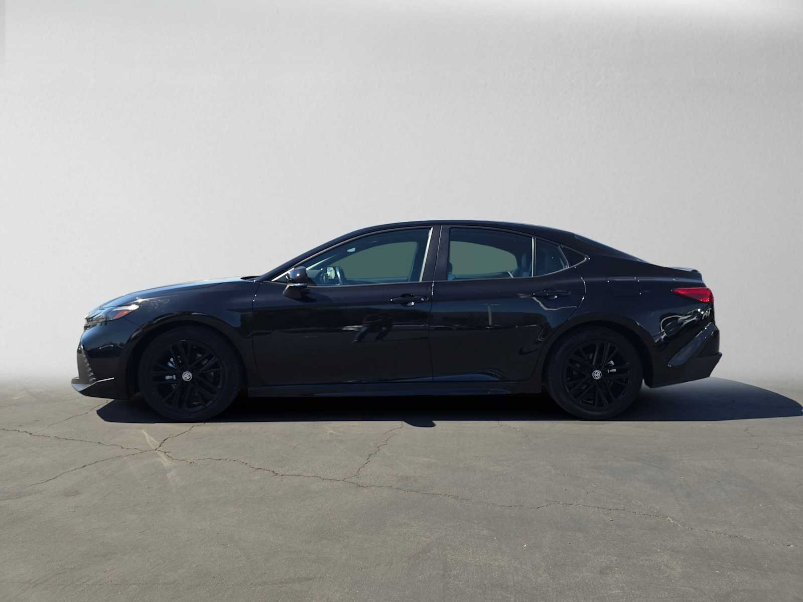 Certified 2025 Toyota Camry SE FWD image 6