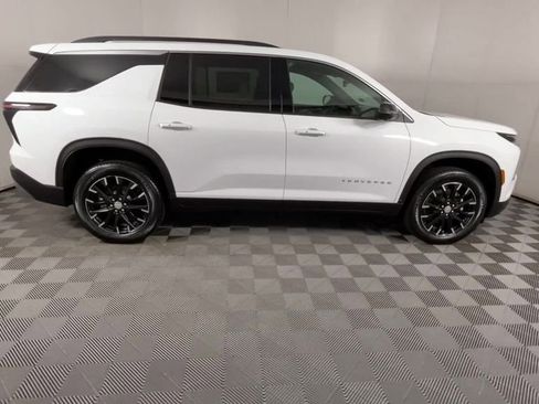 New 2026 Chevrolet Traverse LT w/ Sun and Wheel Package image 9