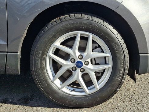 Used 2022 Ford Edge SEL w/ Convenience Package image 9