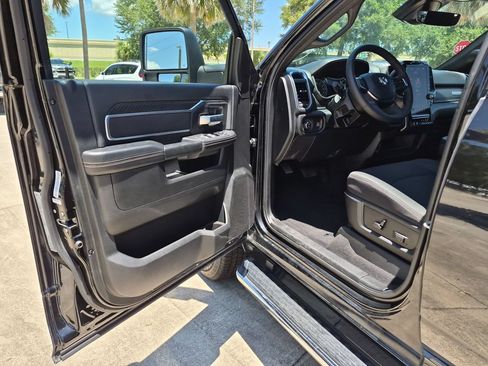 Used 2026 RAM 2500 Big Horn AWD/4WD image 7