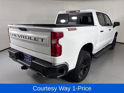 Used 2021 Chevrolet Silverado 1500 LT Trail Boss w/ Convenience Package II AWD/4WD image 11