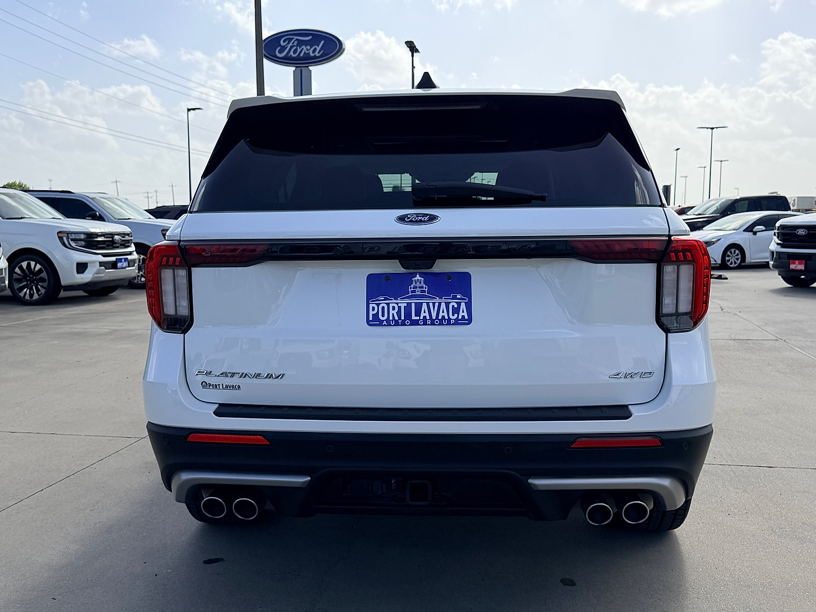 Used 2025 Ford Explorer Platinum w/ Ultimate Package AWD/4WD image 6