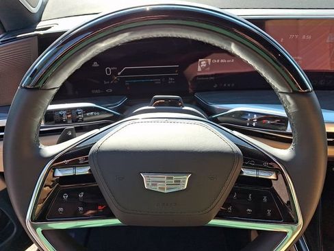 Used 2025 Cadillac Escalade IQ Luxury 2 AWD/4WD image 19