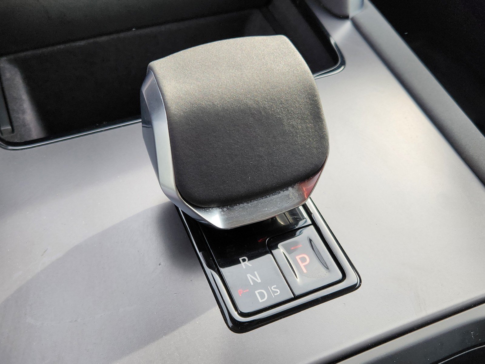 Certified 2024 Land Rover Discovery Sport S AWD/4WD image 22