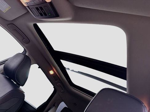 Used 2023 Nissan Pathfinder Platinum image 22