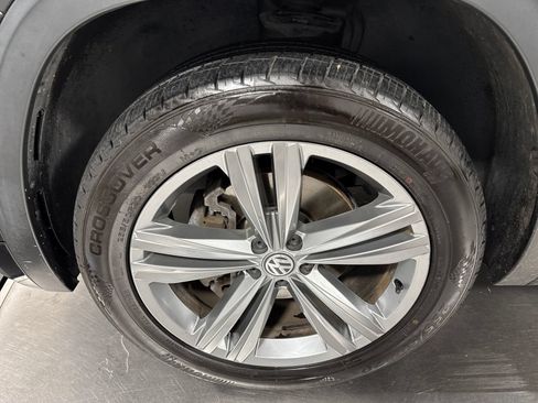 Used 2019 Volkswagen Atlas SEL R-Line AWD/4WD image 2
