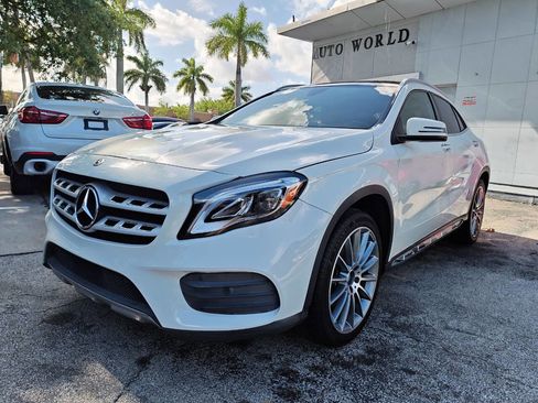 Used 2018 Mercedes-Benz GLA 250 w/ AMG Line Exterior image 2