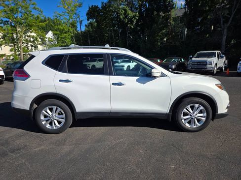 Used 2014 Nissan Rogue SV w/ SV Premium Package AWD/4WD image 2
