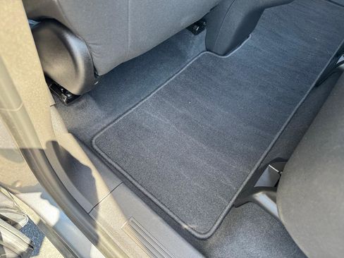 Used 2019 Chevrolet Equinox LT image 15